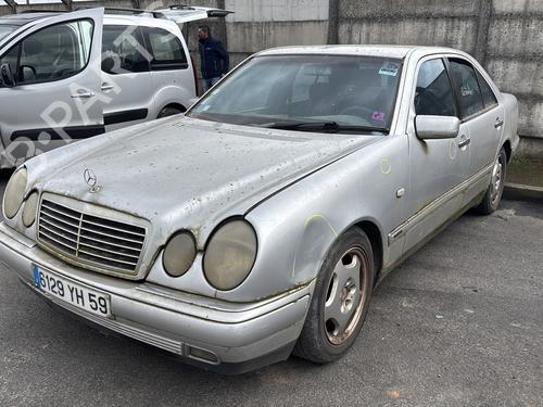 Brugte MERCEDES-BENZ E-CLASS (W210) E 290 Turbo-D (210.017) 4724172