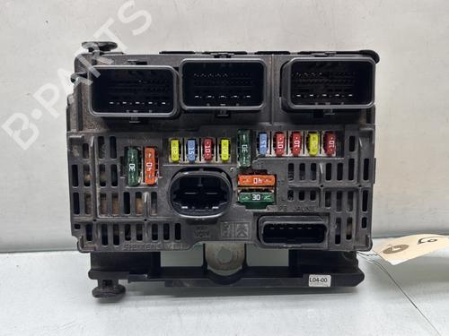 Used Fuse box PEUGEOT 607 (9D, 9U) 2.2 16V (158 hp) 30080150