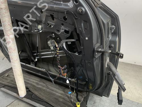 left-front-door-bmw-5-e60-2001-2002-2003-2004-2005-2006-2007-2008-2009-2010-33315402 main image