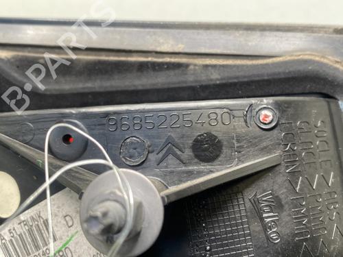 right-tailgate-light-citroen-c3-ii-sc_-2009-32776147 main image