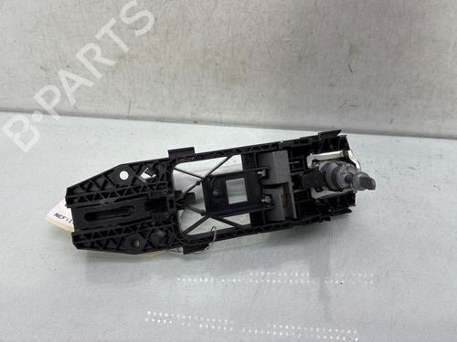 front-left-exterior-door-handle-vw-golf-vii-5g1-bq1-be1-be2-2012-2013-2014-2015-2016-2017-2018-2019-2020-2021-36338852 main image
