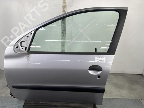 Used Left front door PEUGEOT 206 Hatchback (2A/C) 1.4 i (75 hp) 24458115