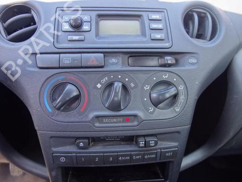 Venstre bak utvendig håndtak TOYOTA YARIS (_P1_) 1.4 D-4D (NLP10_, NLP10R) | BP20017011C130 