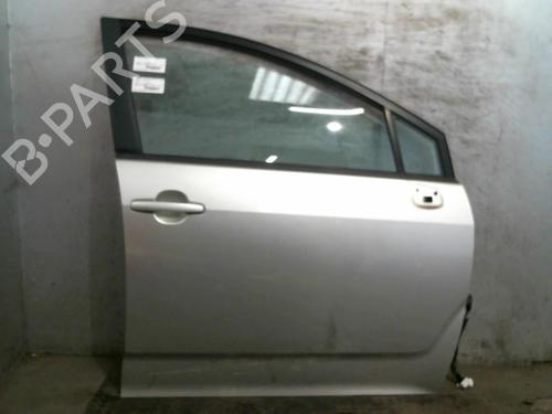 Used Right front door TOYOTA COROLLA Verso (ZER_, ZZE12_, R1_) 2.2 D-4D (AUR10_, AUR10R) (136 hp) 20002532