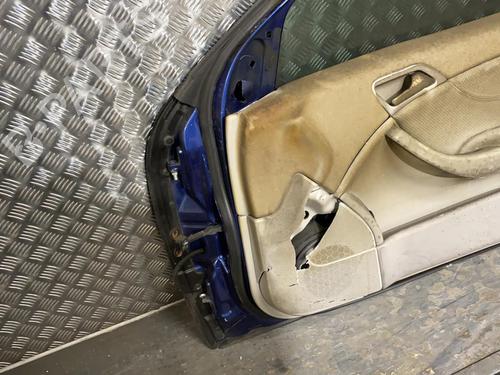 Used Right front door Right front door 20028000 20028000