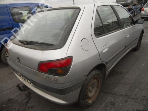 Grille PEUGEOT 306 Hatchback (7A, 7C, N3, N5)  | BP19985825C40 