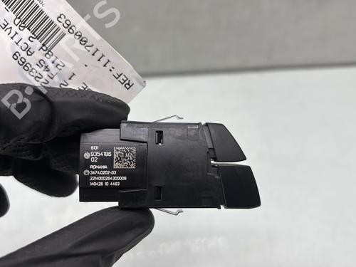 Used Warning switch Warning switch BMW 2 Active Tourer (F45) 218 d (150 hp) 28684326 28684326