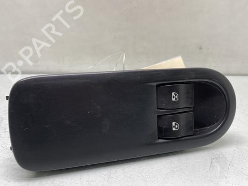 Used Left front window switch RENAULT MEGANE II (BM0/1_, CM0/1_) 1.5 dCi (BM0F, BM0T, BM2B, CM0F, CM0T) (82 hp) 31134779