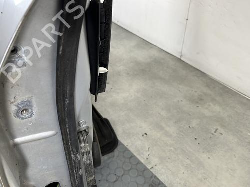 Dør høyre foran SUZUKI SWIFT III (MZ, EZ) 1.3 (RS413, ZC11S) | BP30323232C3