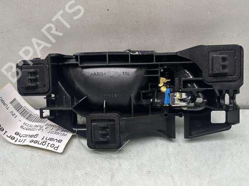 Used Front left interior door handle Front left interior door handle PEUGEOT 208 II (UB_, UP_, UW_, UJ_) 1.2 PureTech 100 (101 hp) 30596929 30596929