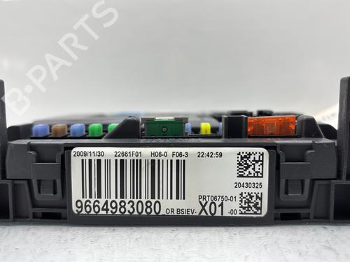 Used Fuse box Fuse box 28519628 28519628