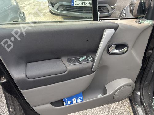 Front bumper RENAULT SCÉNIC II (JM0/1_) 2.0 dCi (JM1K) | BP30171552C7