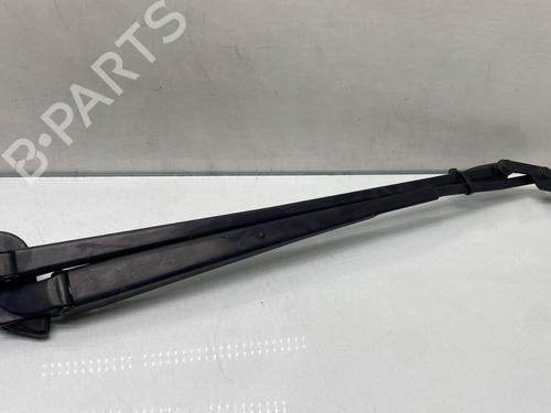 Used Front windshield wiper arm TOYOTA YARIS (_P13_) 1.0 (KSP130_, KSP130) (69 hp) 30720050