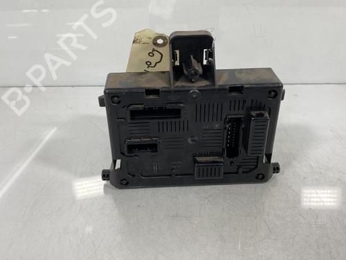 Used Fuse box Fuse box 19957181 19957181