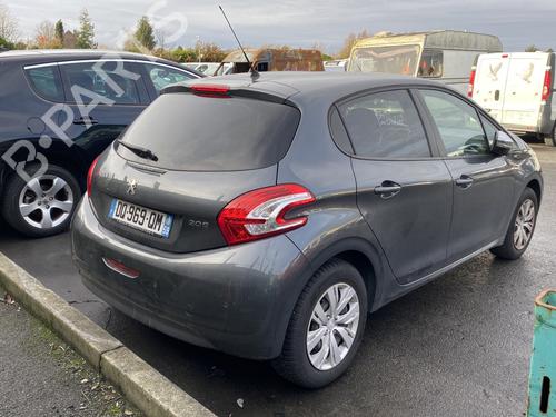 Right headlight PEUGEOT 208 I (CA_, CC_) 1.2 VTI 82 | BP31906140C29