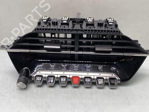 Used Warning switch Warning switch PEUGEOT 208 II (UB_, UP_, UW_, UJ_) 1.2 PureTech 100 (101 hp) 31174397 31174397