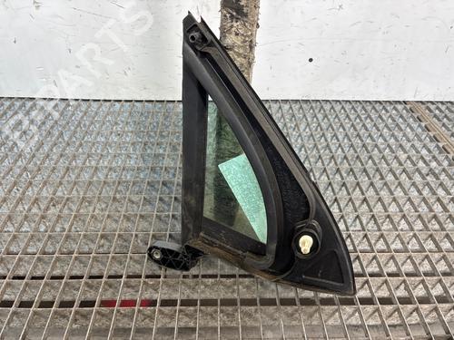 Used Front left quarter glass Front left quarter glass 37525017 37525017