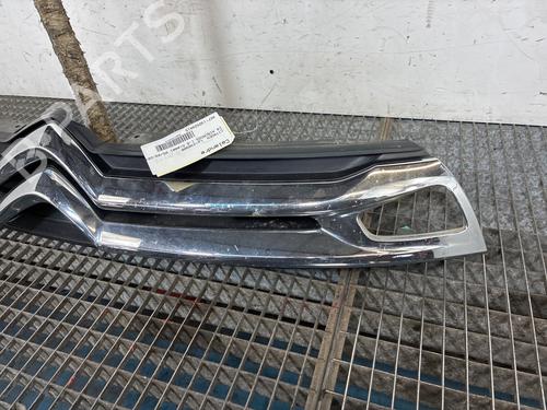 Grill Grill CITROËN C4 AIRCROSS 1.6 HDi 115 AWC (114 hp) 39902299 39902299