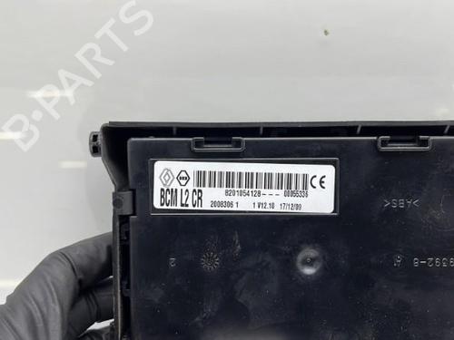 Used Fuse box Fuse box 19959636 19959636