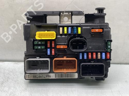 Used Fuse box CITROËN C3 II (SC_) 1.6 HDi (92 hp) 30676932