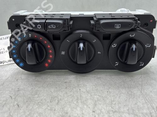 climate-control-opel-corsa-e-x15-2014-33774121 main image