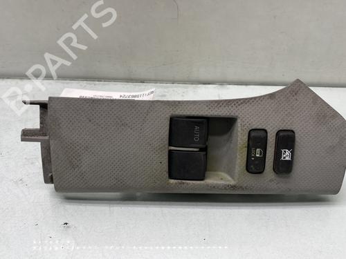 Used Left front window switch TOYOTA YARIS (_P9_) 1.4 D-4D (NLP90_, NLP90R) (90 hp) 31831413