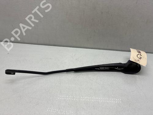Used Rear windshield wiper arm Rear windshield wiper arm 39486658 39486658