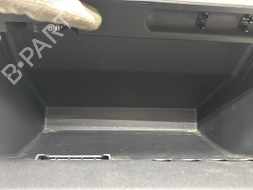 glove-box-vw-touran-5t1-2015-29212325 main image