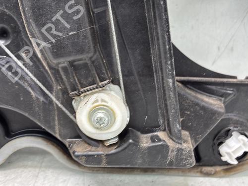 Used Front right window mechanism Front right window mechanism FORD FIESTA VII (HJ, HF) 1.0 EcoBoost (101 hp) 33742763 33742763