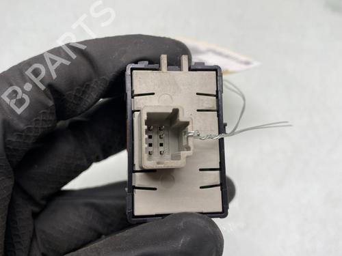 Used Switch Switch DACIA SANDERO II TCe 90 (B8M1, B8MA, B8AC) (90 hp) 31379952 31379952