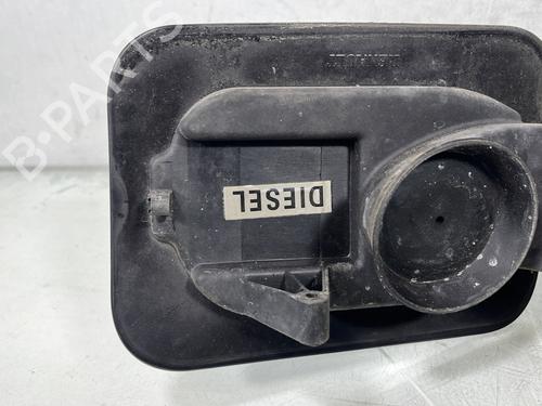fuel-flap-renault-megane-ii-bm01_-cm01_-2001-2002-2003-2004-2005-2006-2007-2008-2009-2010-2011-2012-34257288 main image