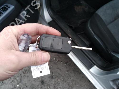 Front right lock VW GOLF IV (1J1) 1.9 TDI | BP19973360C97 