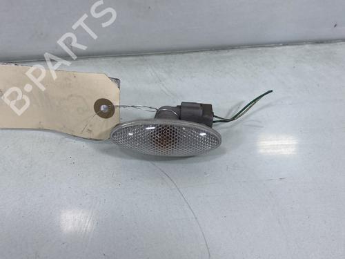 Used Left front indicator TOYOTA YARIS (_P9_) 1.4 D-4D (NLP90_, NLP90R) (90 hp) 28103040