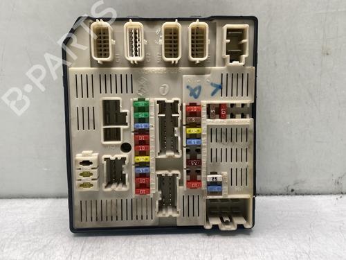Used Fuse box RENAULT LAGUNA III (BT0/1) 2.0 dCi (BT01, BT08, BT09, BT0E, BT0K, BT12, BT1C, BT1D,... (150 hp) 31205918