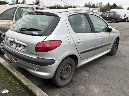 Left headlight PEUGEOT 206 Hatchback (2A/C) 2.0 HDI 90 | BP32263928C28 