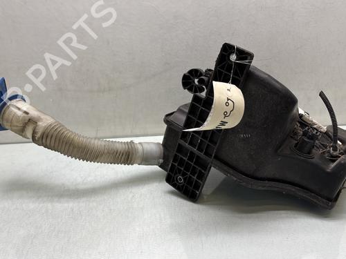 Used Windscreen washer tank Windscreen washer tank AUDI A1 (8X1, 8XK) 1.6 TDI (105 hp) 33238564 33238564