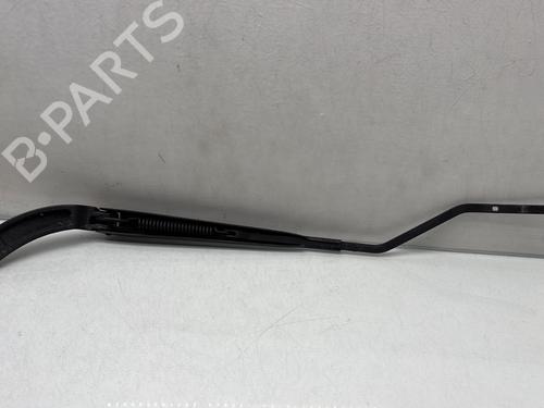 front-windshield-wiper-arm-renault-clio-iv-bh_-2012-2013-2014-2015-2016-2017-2018-2019-2020-2021-33238369 main image