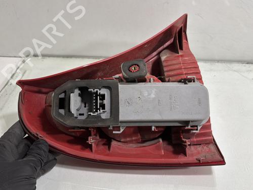 Used Right taillight Right taillight RENAULT CLIO II (BB_, CB_) 1.2 16V (BB05, BB0W, BB11, BB27, BB2T, BB2U, BB2V, CB05,... (75 hp) 32389307 32389307