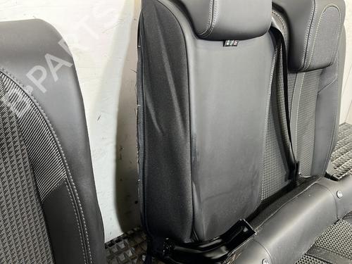 Used Seats set Seats set PEUGEOT 208 II (UB_, UP_, UW_, UJ_) 1.2 PureTech 100 (101 hp) 31717518 31717518