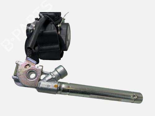 front-right-seatbelt-citroen-c4-picasso-ii-2013-39455152 main image