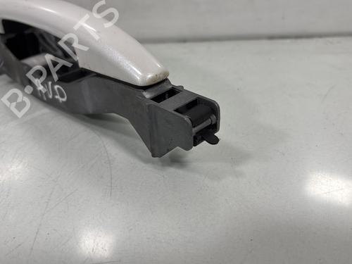 Klamka zewnętrzna drzwi przednich prawych PEUGEOT 5008 (0U_, 0E_) 1.6 BlueHDi 120 | BP29897687C129