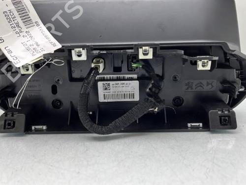 Display monitor PEUGEOT 208 II (UB_, UP_, UW_, UJ_) 1.2 PureTech 100 | BP21962351C48 
