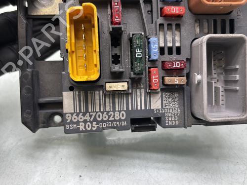 Used Fuse box Fuse box CITROËN C4 I (LC_) 1.6 HDi (90 hp) 34449901 34449901