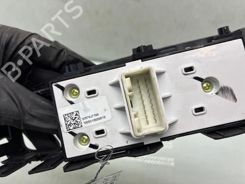 Left front window switch KIA CEED Sportswagon (CD) 1.4 T-GDI | BP38343344I27 - Image 3
