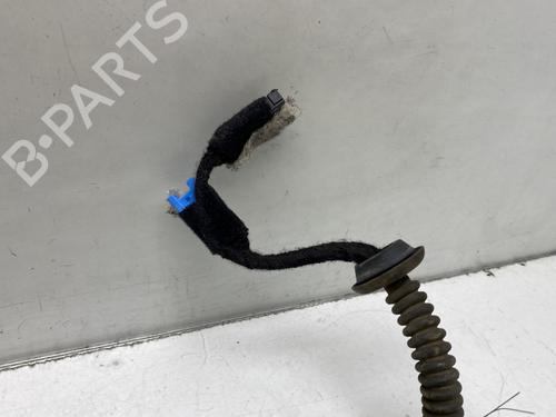 Used Tailgate lift support Tailgate lift support BMW 2 Active Tourer (F45) 225 xe Plug-in-Hybrid (224 hp) 25813939 25813939