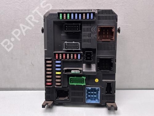 Used Fuse box PEUGEOT 208 I (CA_, CC_) 1.2 VTI 82 (82 hp) 28510422