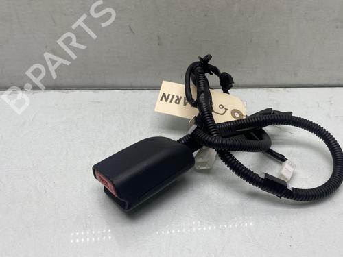 Used Seat buckle TOYOTA YARIS (_P13_) 1.5 Hybrid (NHP130_, NHP130) (101 hp) 28704820