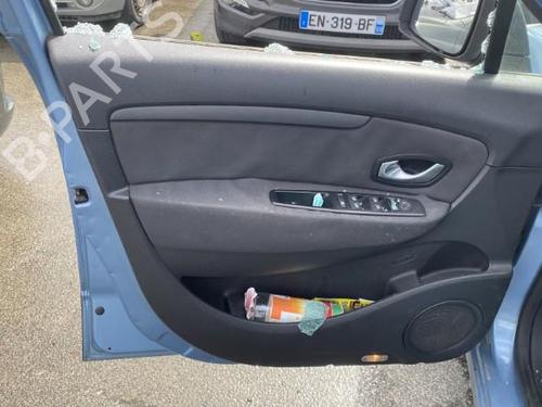 Fuse box RENAULT SCÉNIC III (JZ0/1_) 1.5 dCi | BP19967708E1 
