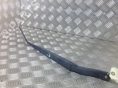Used Front windshield wiper arm RENAULT MEGANE III Grandtour (KZ0/1) 1.5 dCi (86 hp) 20032635
