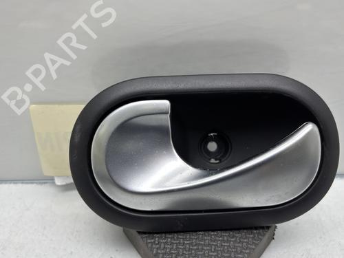 Venstre bagtil invendig håndtag RENAULT MODUS / GRAND MODUS (F/JP0_) 1.6 (JP03, JP0B, JP0U, JP0Y, JP1G) (112 hp) 29507338